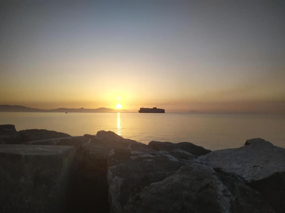 Nisaki Hotel & Elite Suites Ermoupoli Luaran gambar