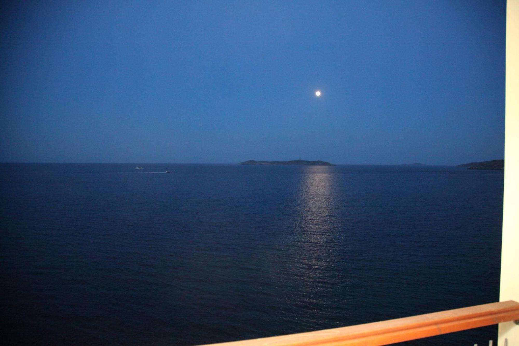 Nisaki Hotel & Elite Suites Ermoupoli Luaran gambar