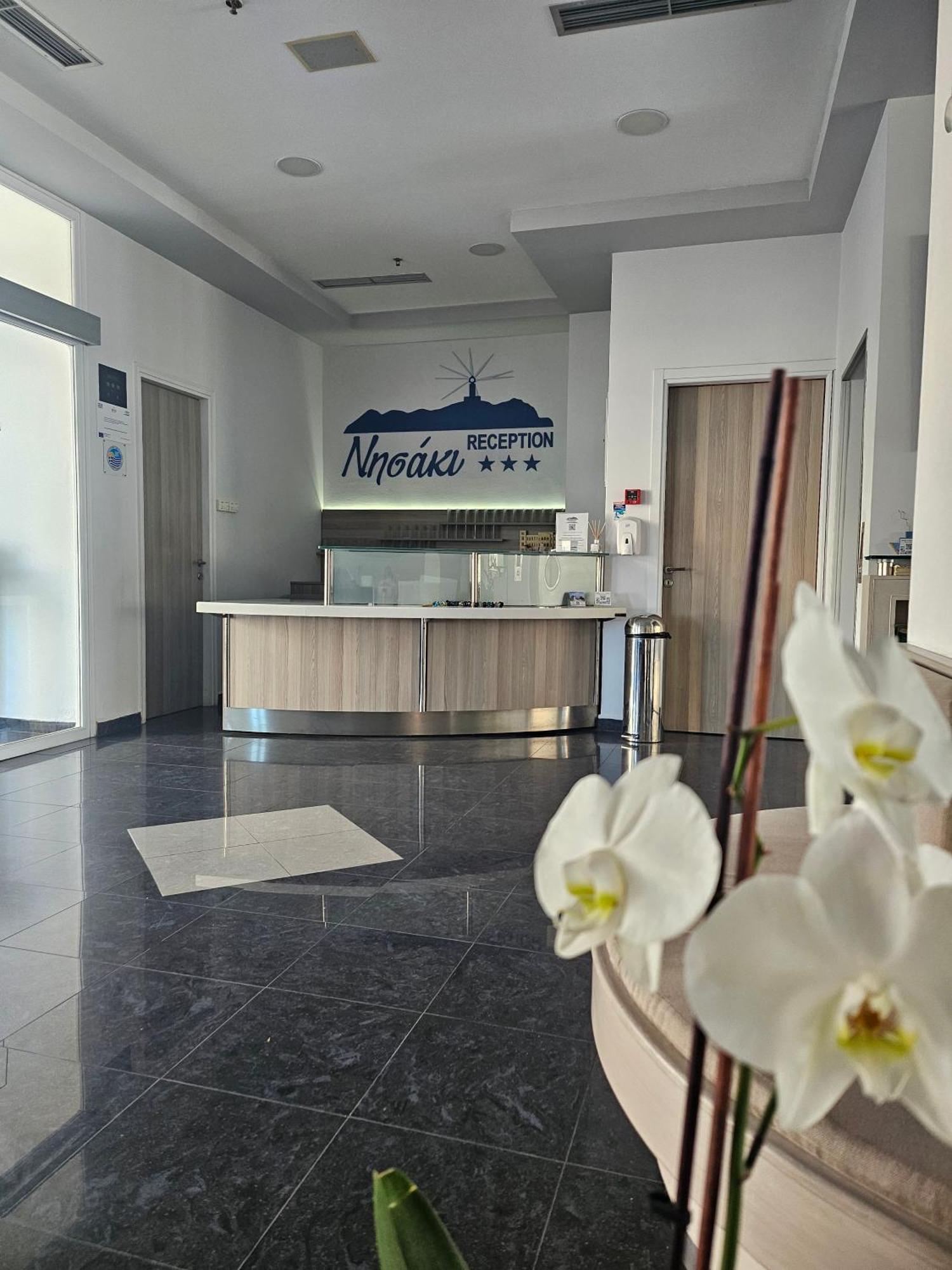 Nisaki Hotel & Elite Suites Ermoupoli Luaran gambar