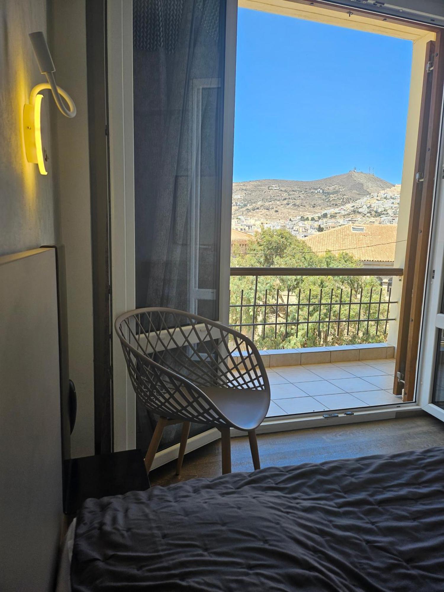 Nisaki Hotel & Elite Suites Ermoupoli Luaran gambar