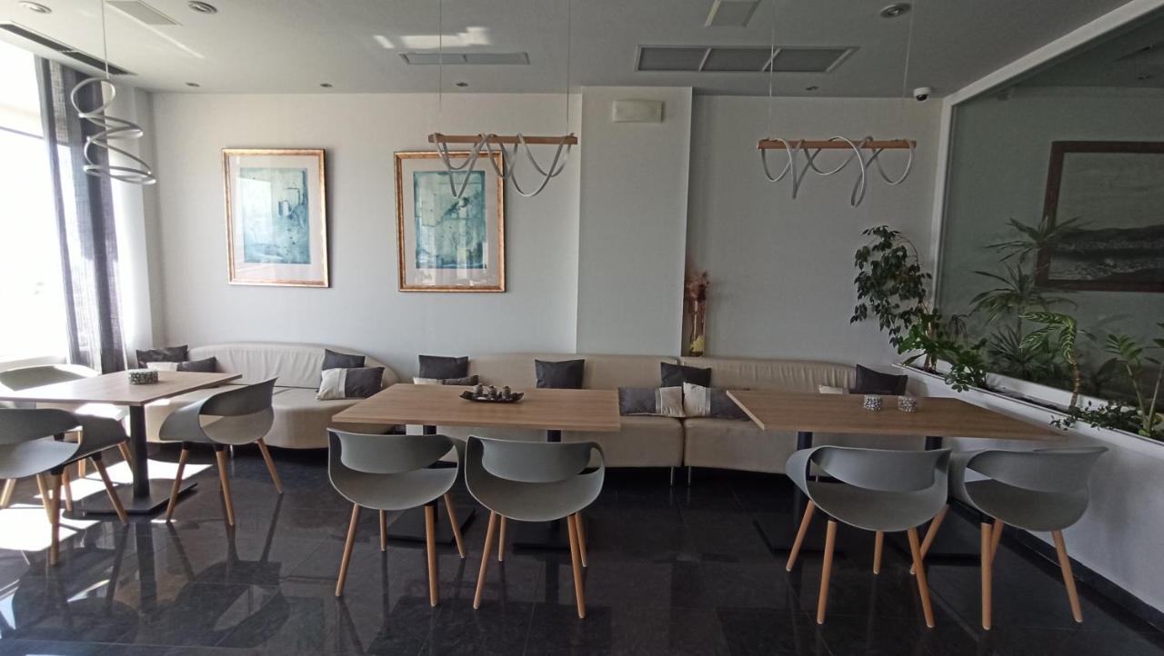 Nisaki Hotel & Elite Suites Ermoupoli Luaran gambar